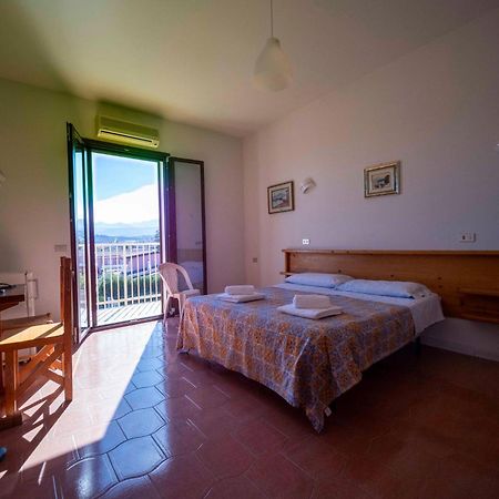 Hotel-Pensione 4 Stagioni Falcone Buitenkant foto